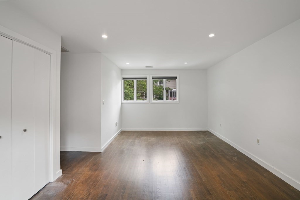 11 Benjamin Place, Unit 11 Brookline, MA 02467 - Photo 25 of 28