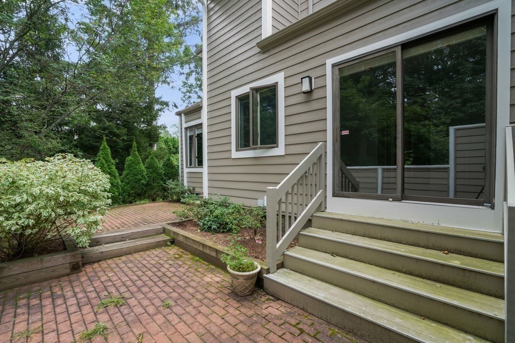 11 Benjamin Place, Unit 11 Brookline, MA 02467 - Photo 28 of 28