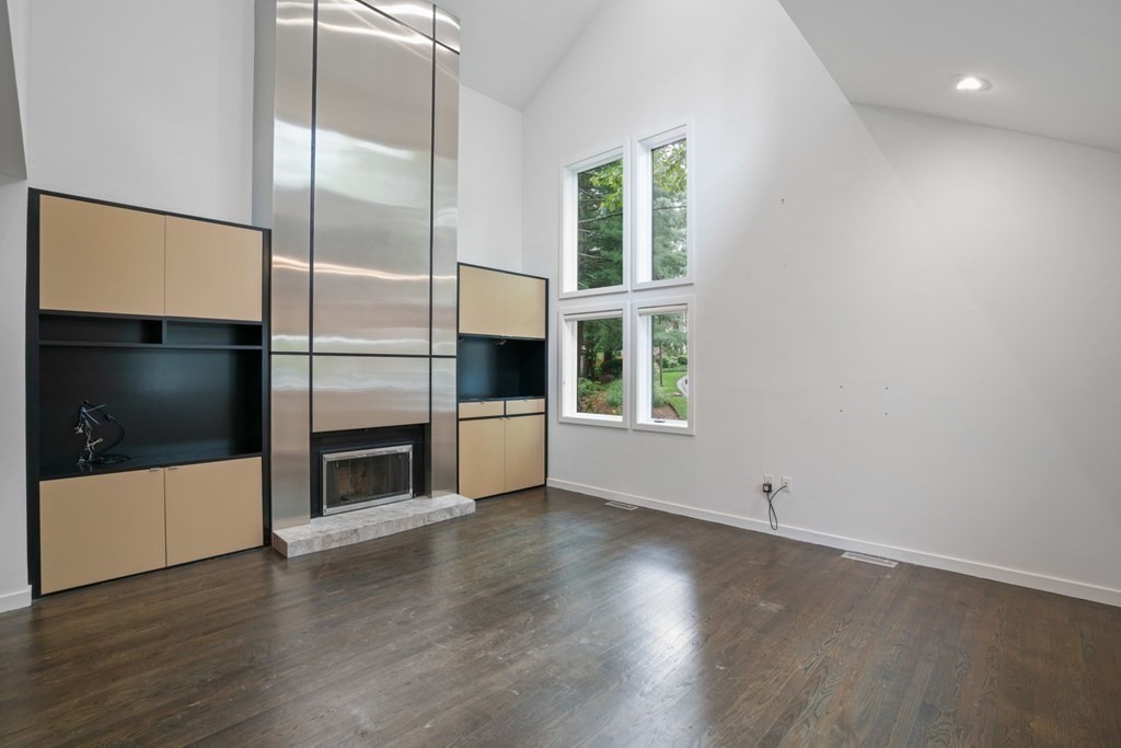 11 Benjamin Place, Unit 11 Brookline, MA 02467 - Photo 6 of 28