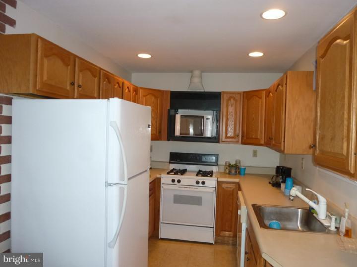 413 Flanders Road Burlington, NJ 08016 - Photo 5 of 14 Gallery Image 5