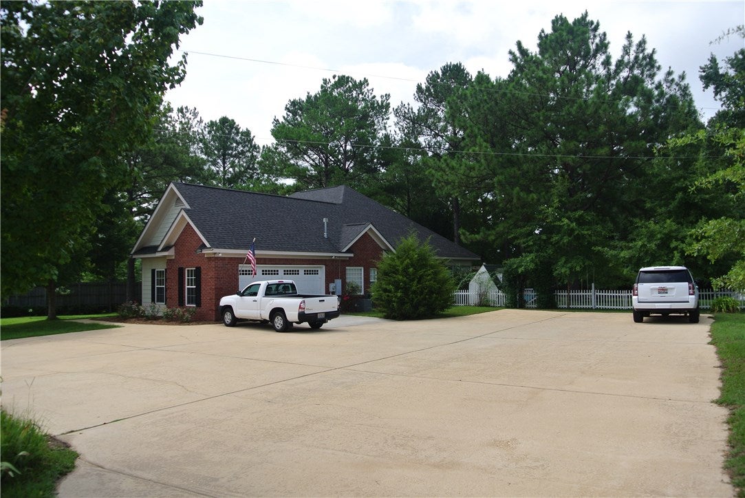 331 Beehive Road Auburn, AL 36830 - Photo 4 of 33 Gallery Image 4