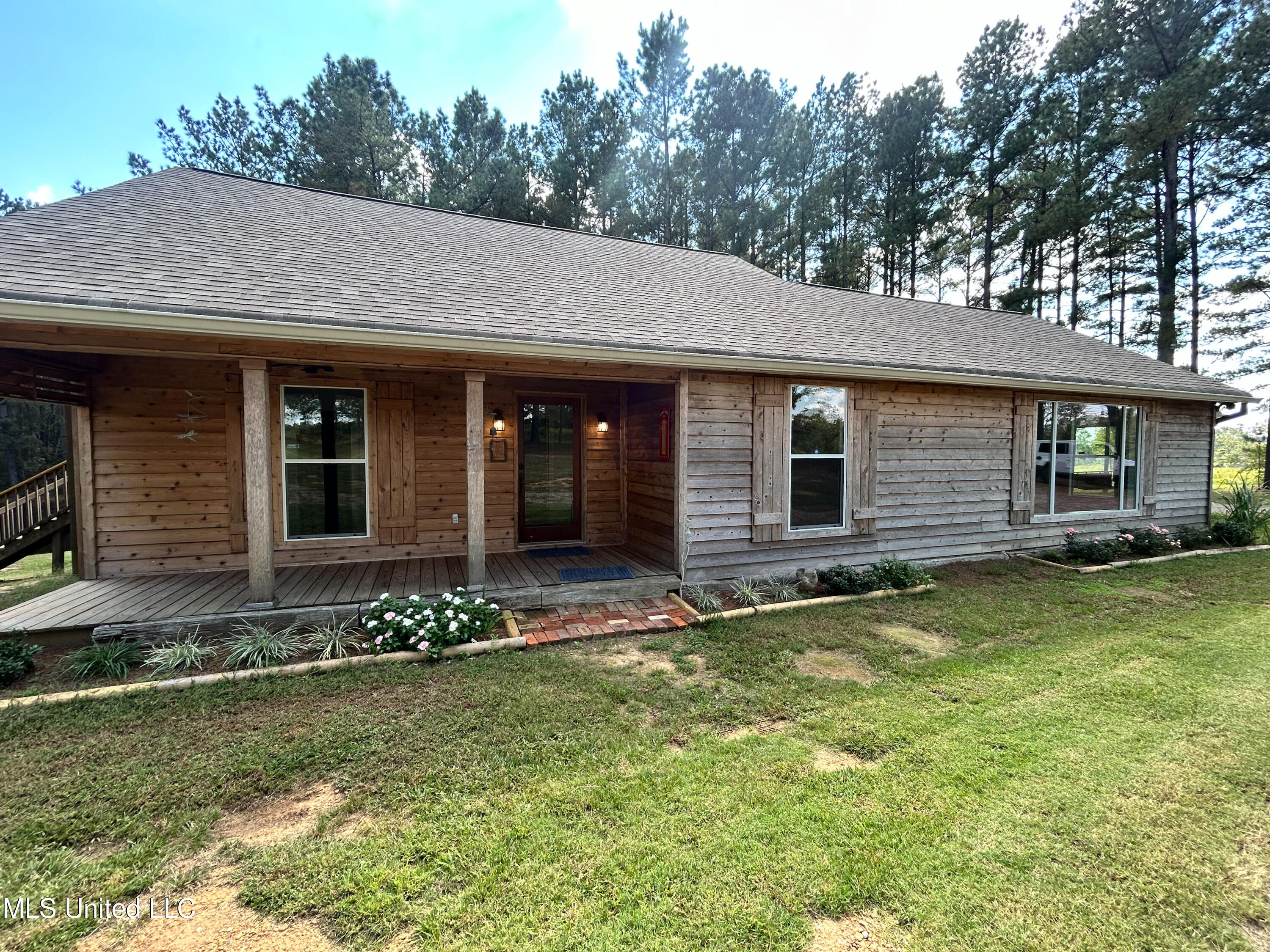 972 Athens Road Mendenhall, MS 39114 - Photo 2 of 62 IMG_9286