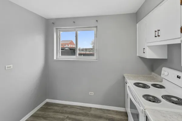 $1,570,000 | 3011 West 87th Street, Evergreen Park, IL 60805