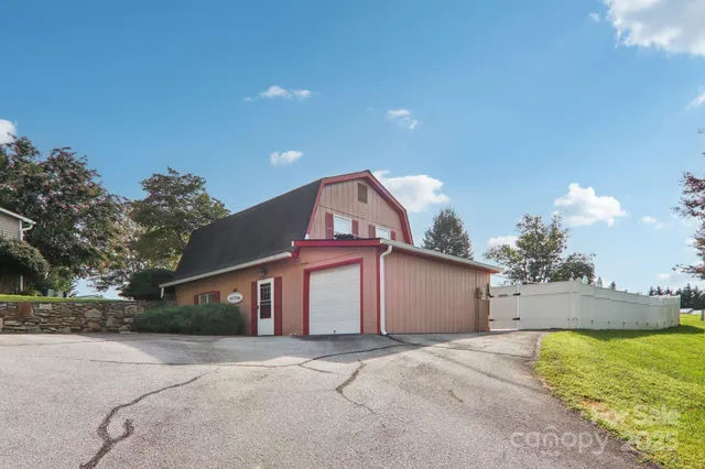 $240,000 | 302 Meadowbrook Court, Hendersonville, NC 28792