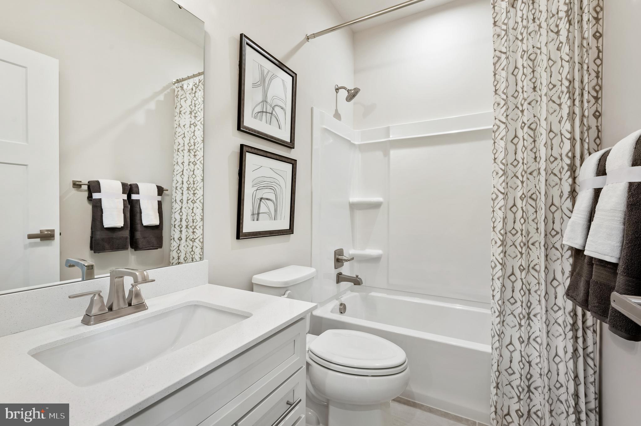 8440 Branch Side Way, Unit D Brandywine, MD 20613 - Photo 10 of 21 UPPER LEVEL - HALL BATHROOM