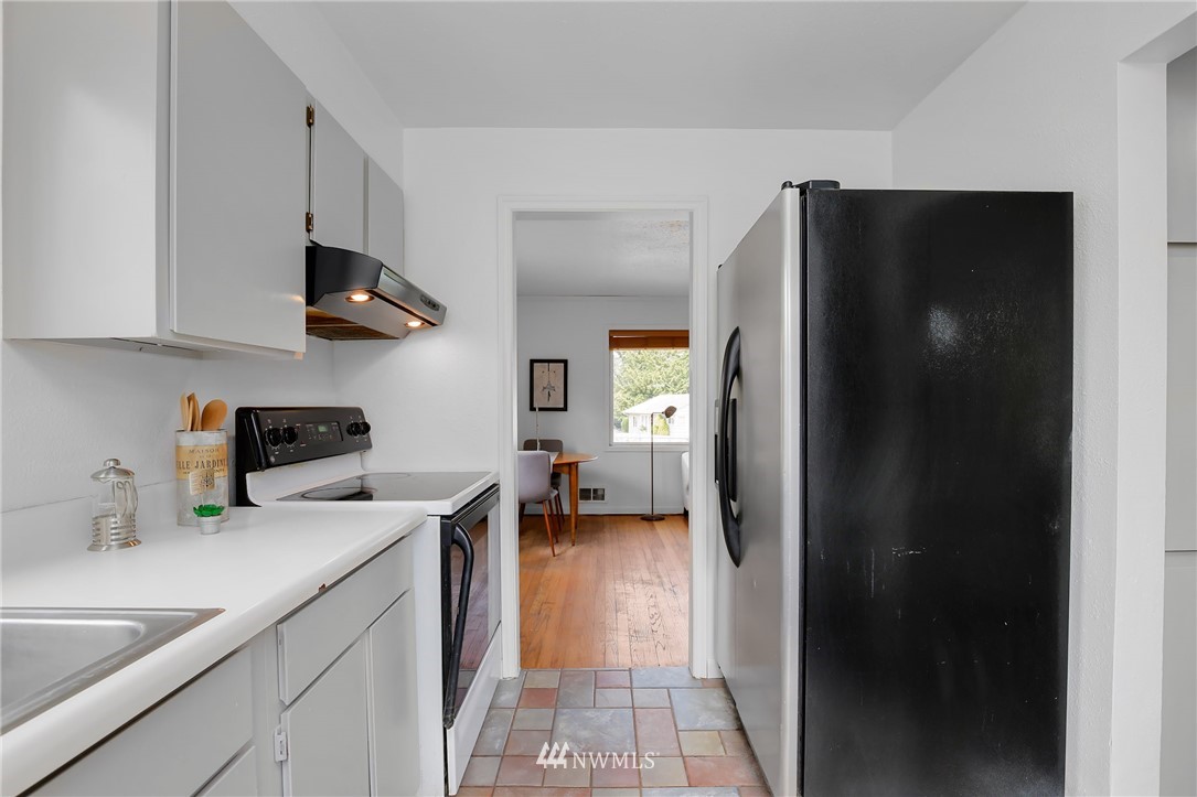 3127 Southwest Roxbury Street Seattle, WA 98126 - Photo 11 of 17 Gallery Image 11