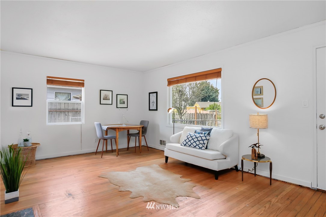 3127 Southwest Roxbury Street Seattle, WA 98126 - Photo 4 of 17 Gallery Image 4