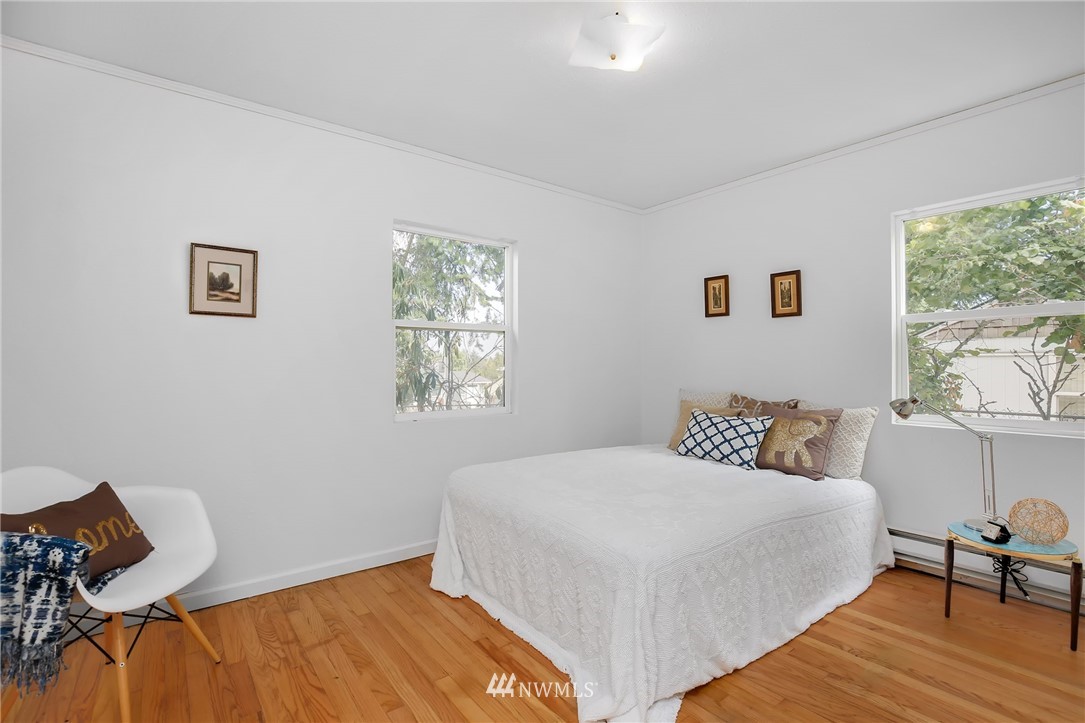 3127 Southwest Roxbury Street Seattle, WA 98126 - Photo 5 of 17 Gallery Image 5