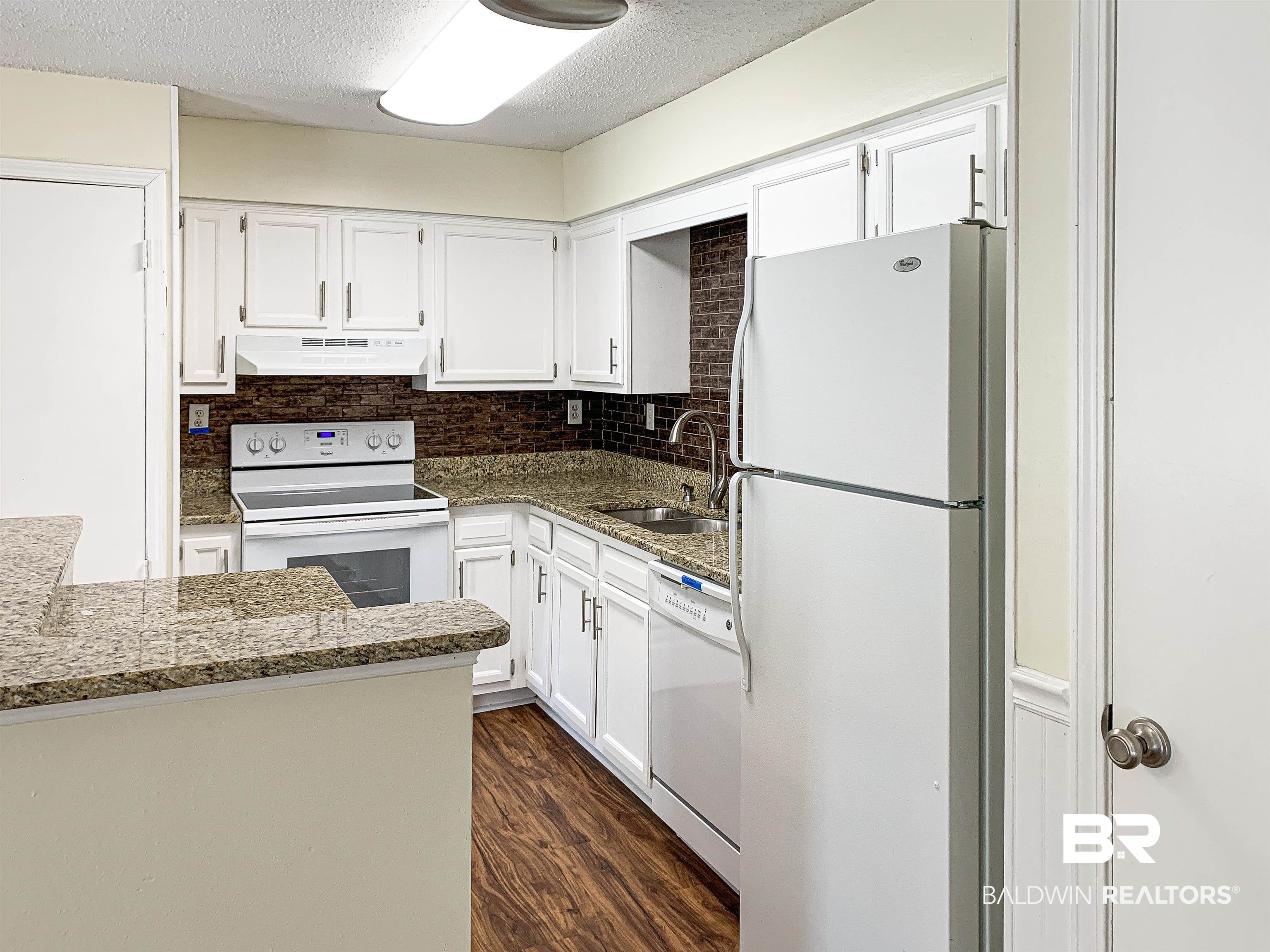 5608 Cottage Hill Road, Unit 214 Mobile, AL 36609 - Photo 4 of 12