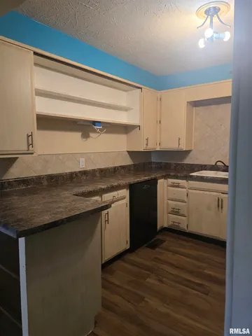 $121,300 | 419 North 21st Street, Herrin, IL 62948