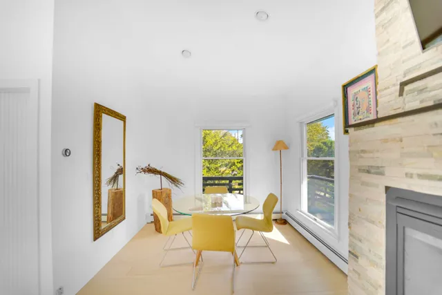 $999,999 | 3 Jefferson Avenue, Hampton Bays, NY 11946