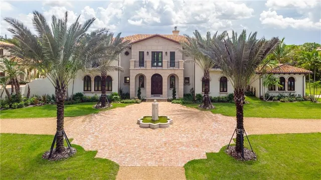 a view of a tennis court
