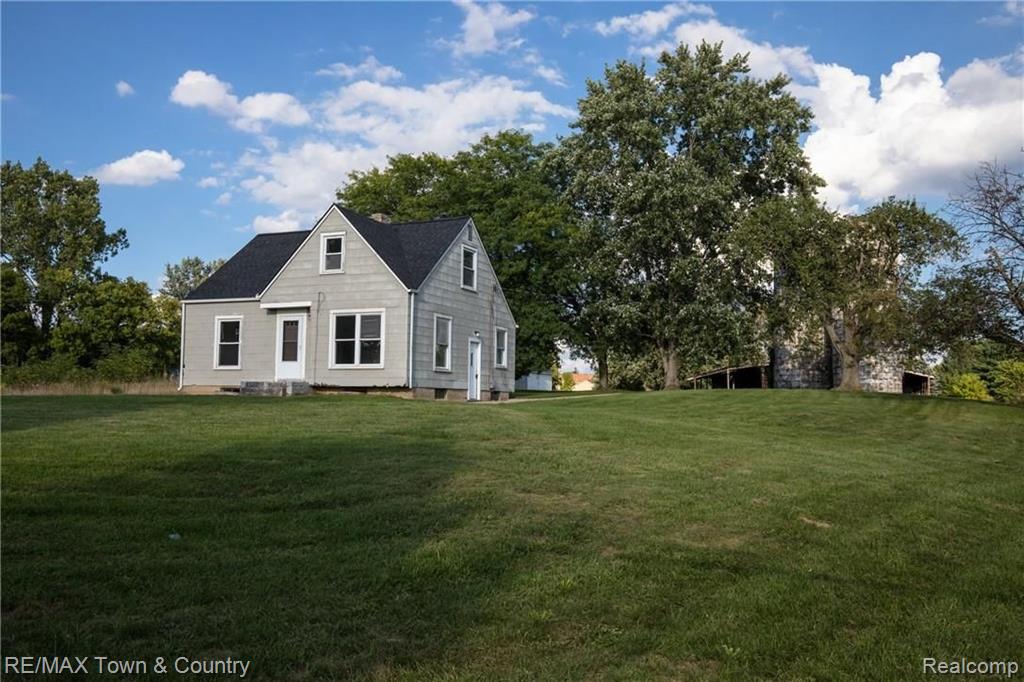 1406 Elms Road Flint, MI 48532 - Photo 1 of 39