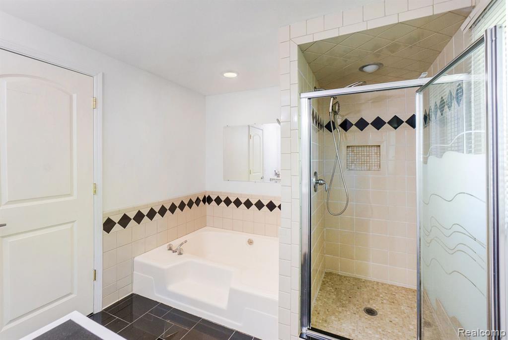 349 Shellbourne Drive Rochester Hills, MI 48309 - Photo 25 of 37