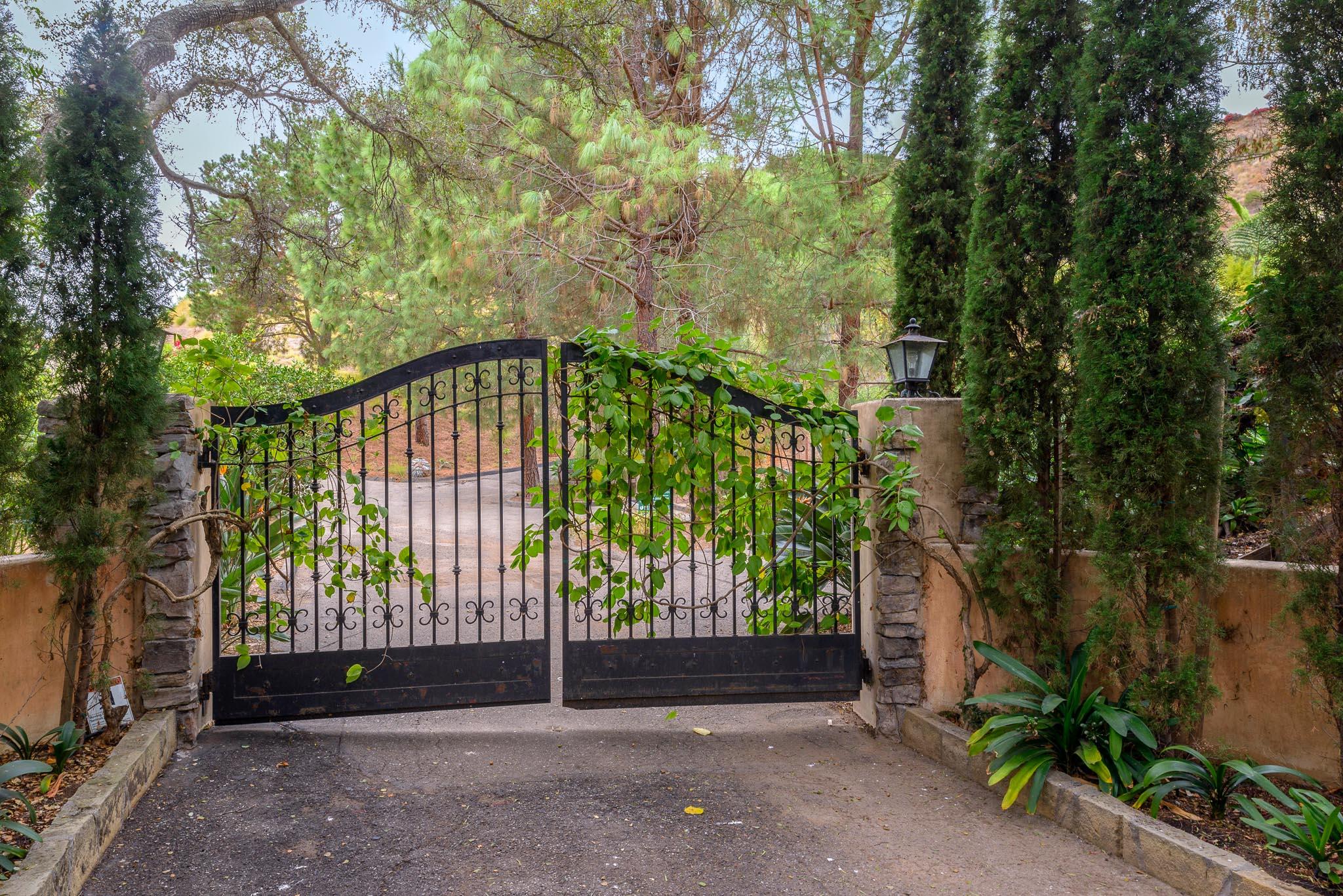 1581 San Roque Road Santa Barbara, CA 93105 - Photo 2 of 45 Gated Entry