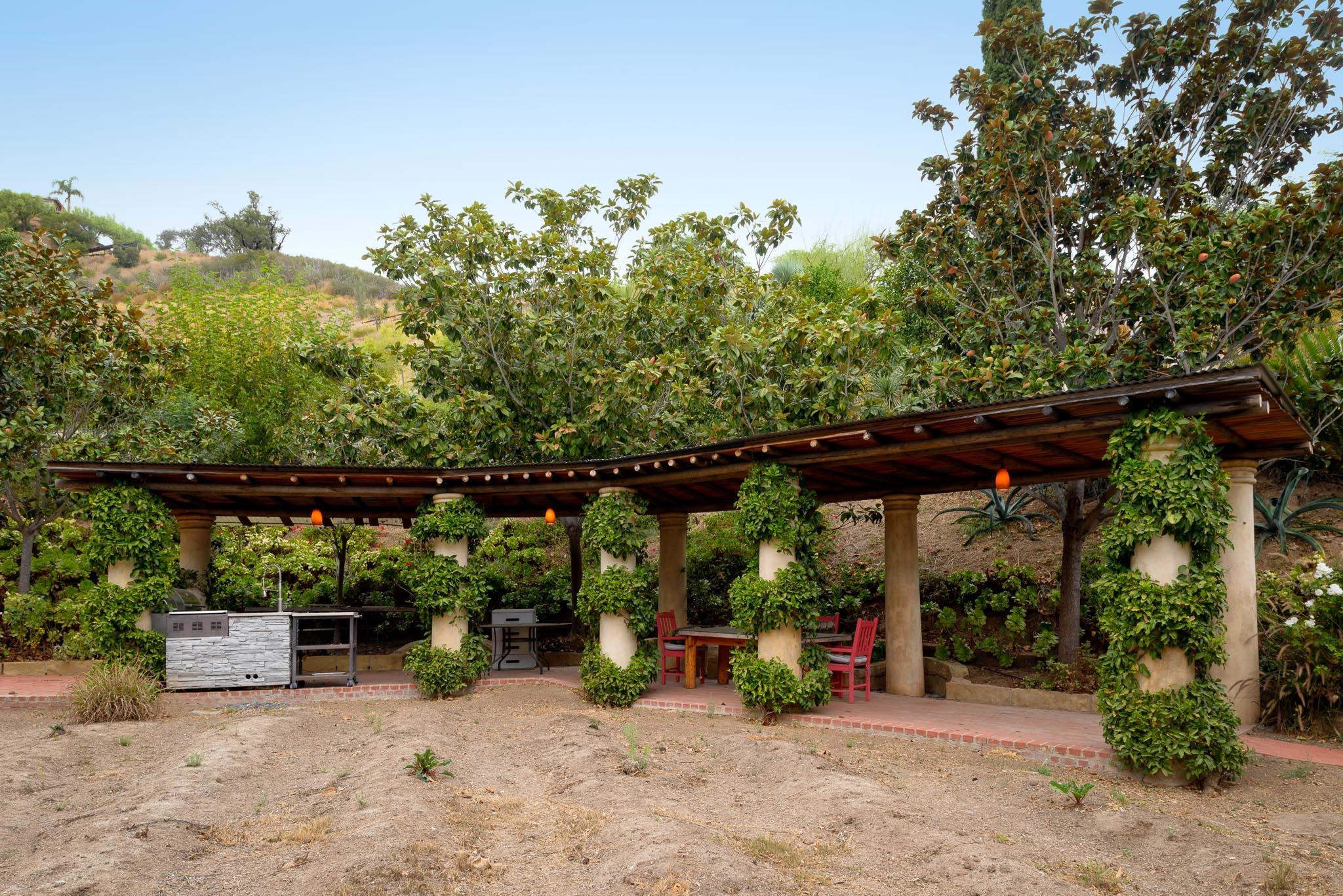 1581 San Roque Road Santa Barbara, CA 93105 - Photo 21 of 45 Farm to Table Dining_2