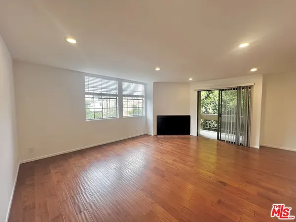 $2,500 | 750 North Kings Road, Unit 210, West Hollywood, CA 90069