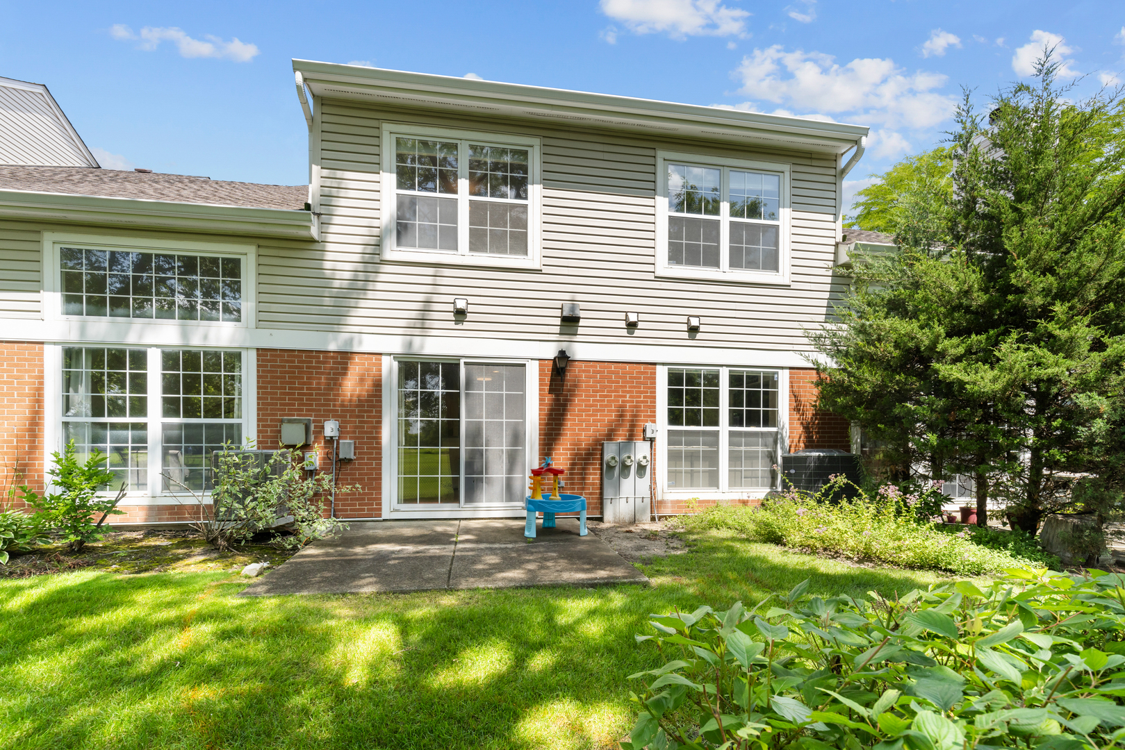 738 Old Checker Road Buffalo Grove, IL 60089 - Photo 18 of 19 Gallery Image 18