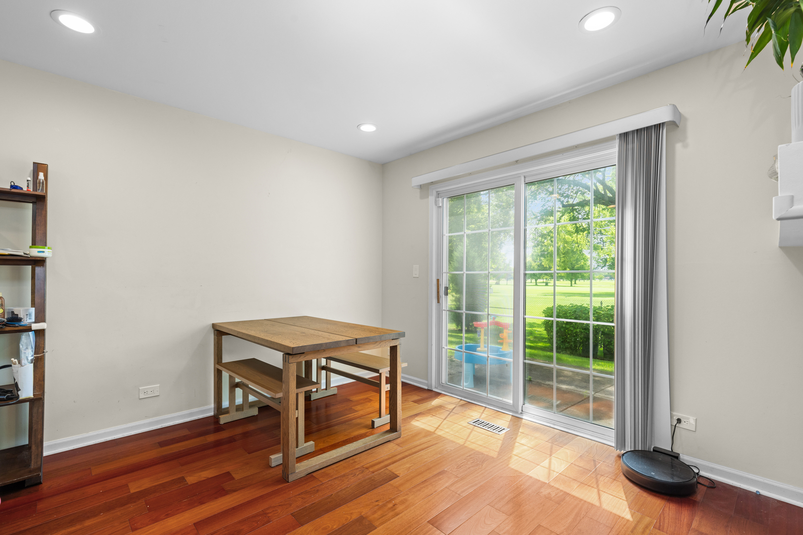 738 Old Checker Road Buffalo Grove, IL 60089 - Photo 5 of 19 Gallery Image 5