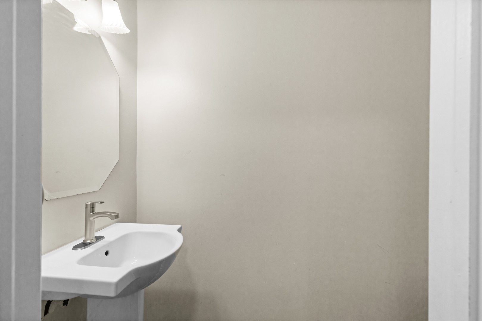 738 Old Checker Road Buffalo Grove, IL 60089 - Photo 8 of 19 Gallery Image 8