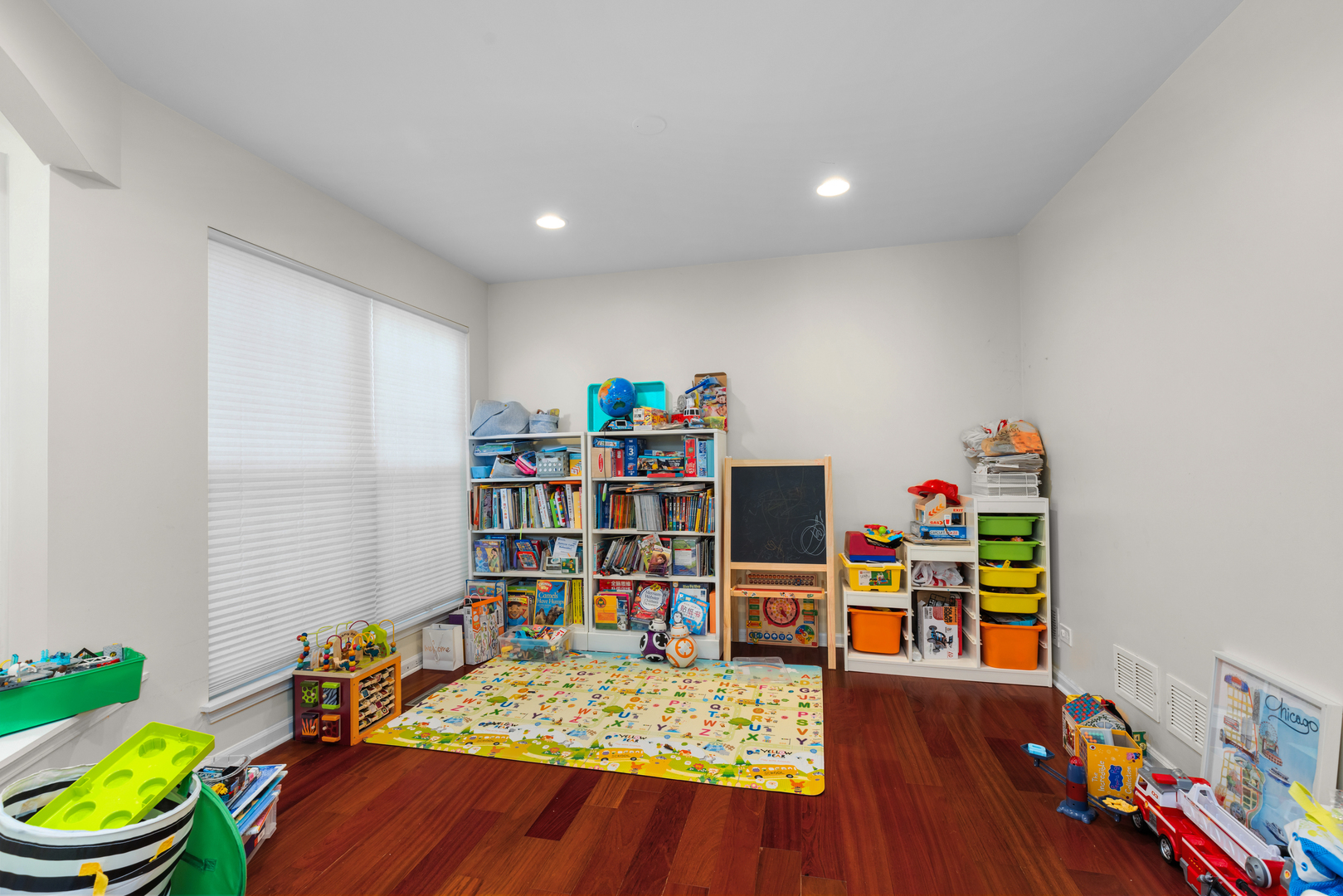 738 Old Checker Road Buffalo Grove, IL 60089 - Photo 9 of 19 Gallery Image 9