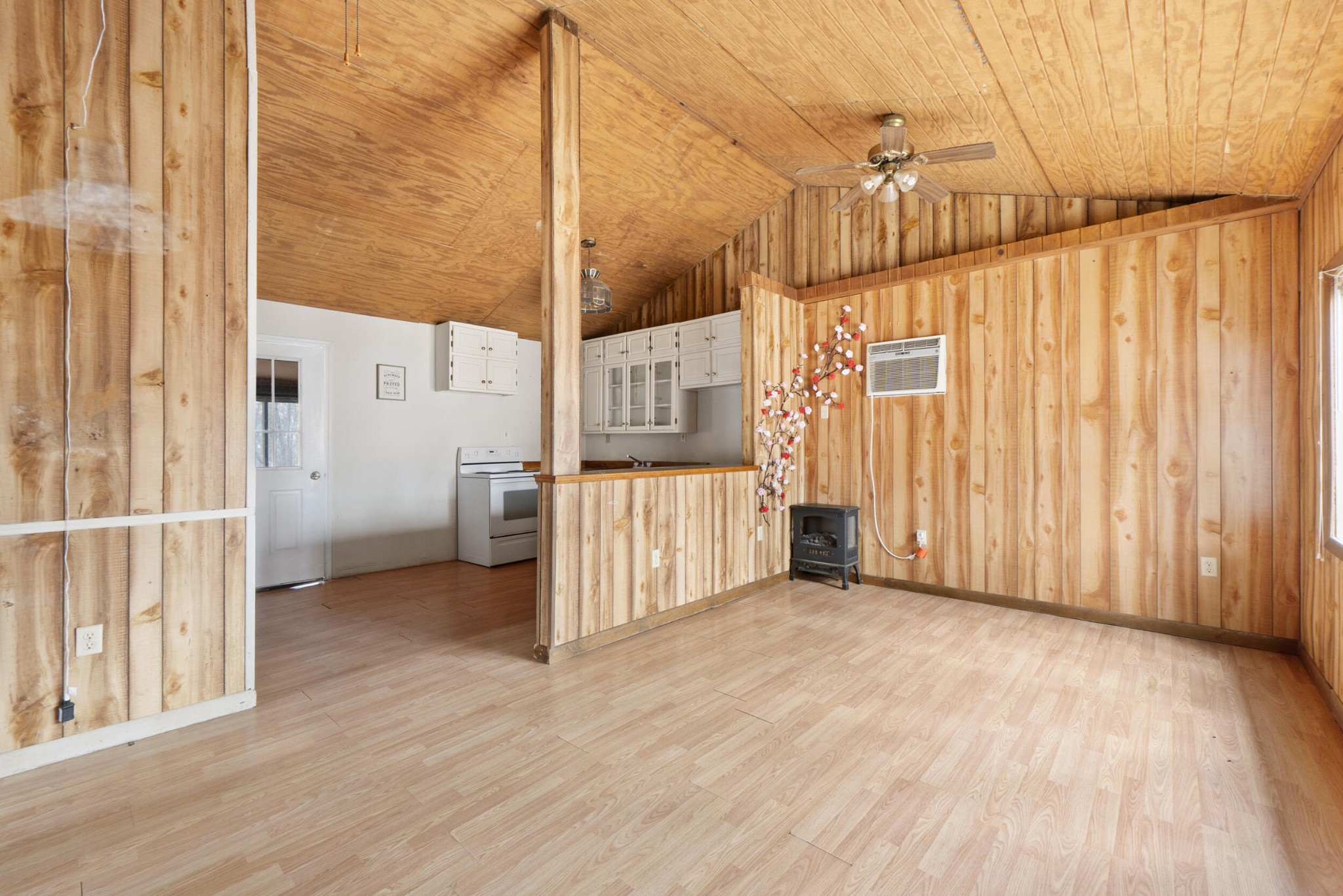 1475 Patton School Road South Pittsburg, TN 37380 - Photo 5 of 22 a view of a porch with wooden floor and stairs
