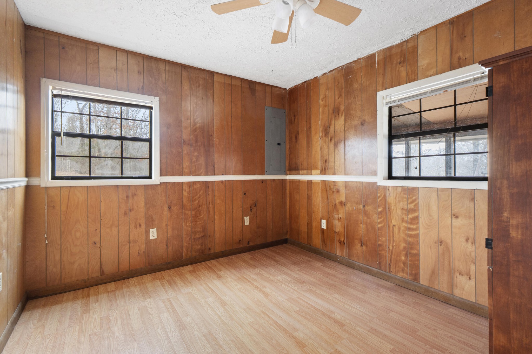 1475 Patton School Road South Pittsburg, TN 37380 - Photo 8 of 22 an empty room with windows