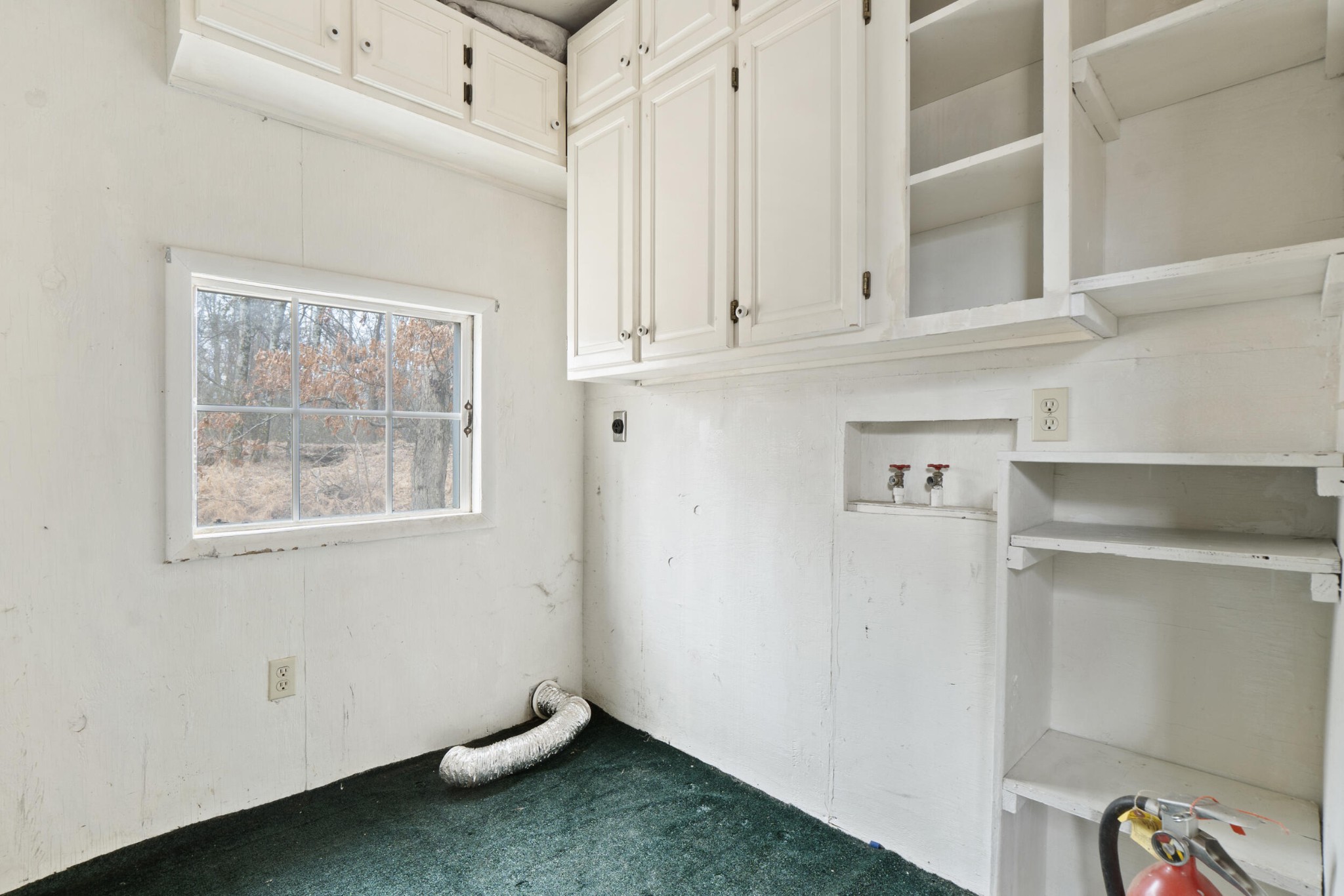 1475 Patton School Road South Pittsburg, TN 37380 - Photo 10 of 22 a view of utility room