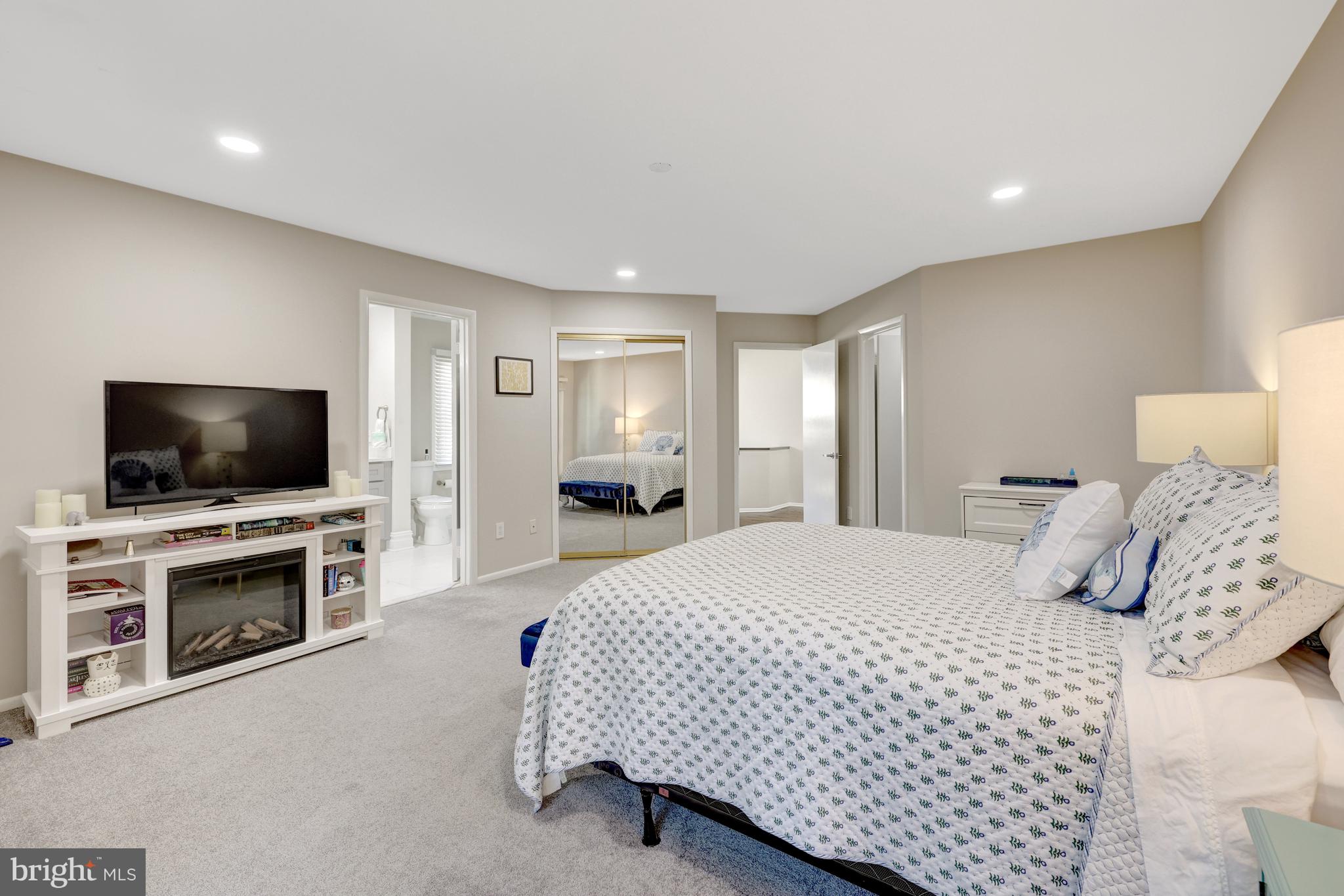 11110 Lakespray Way Reston, VA 20191 - Photo 26 of 60 The primary suite has a walk-in closet.