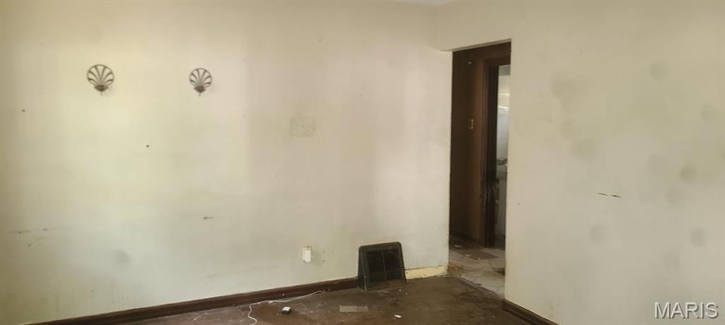 8027 Aline Avenue Berkeley, MO 63134 - Photo 14 of 19