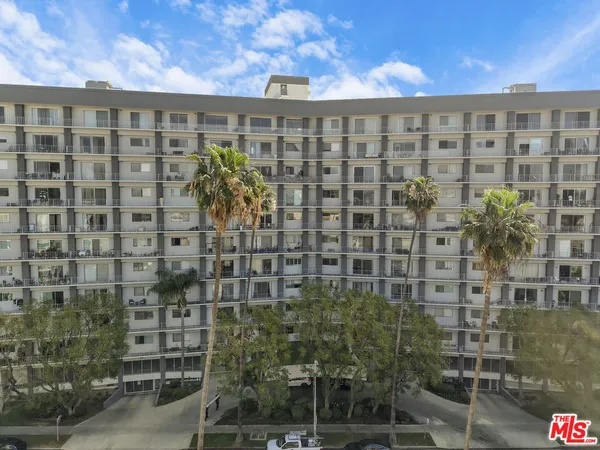 $6,750 | 100 South Doheny Drive, Unit 805, Los Angeles, CA 90048