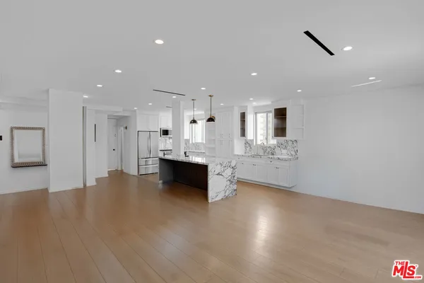 $6,750 | 100 South Doheny Drive, Unit 805, Los Angeles, CA 90048