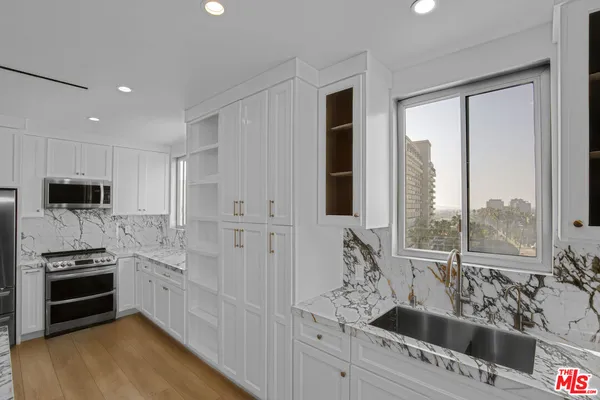 $6,750 | 100 South Doheny Drive, Unit 805, Los Angeles, CA 90048