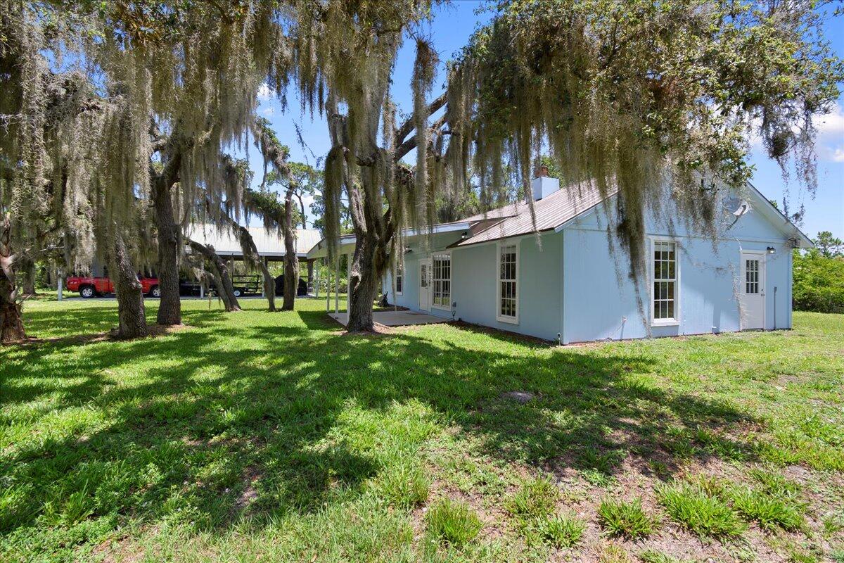 8951 Southwest Fox Brown Road Indiantown, FL 34956 - Photo 6 of 34 Side Yard