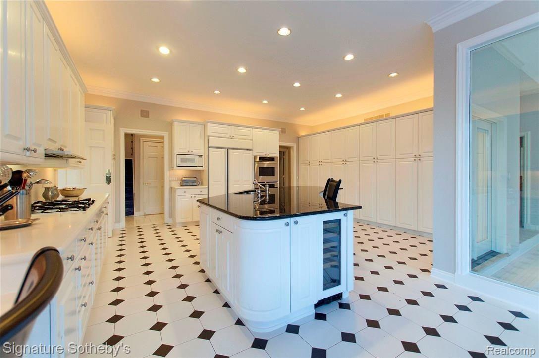 36 Oxford Road Grosse Pointe, MI 48236 - Photo 23 of 43 15.jpg
