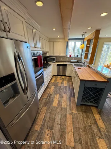 a bathroom with a toilet