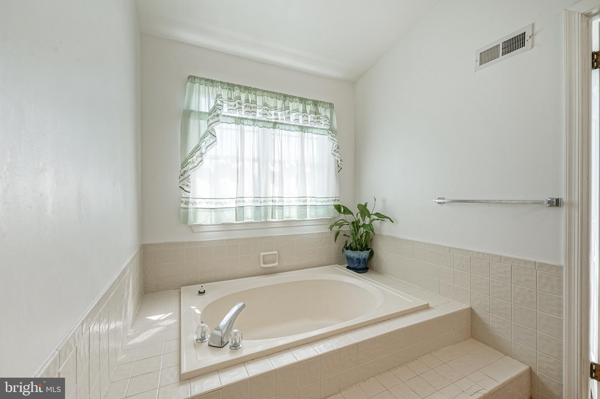 8 Saw Mill Road Sewell, NJ 08080 - Photo 27 of 51 Master bath