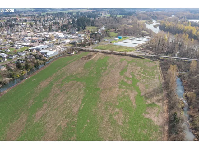 $1,600,000 | 215 South 1st Avenue, Stayton, OR 97383