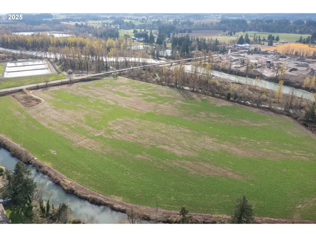 $1,600,000 | 215 South 1st Avenue, Stayton, OR 97383