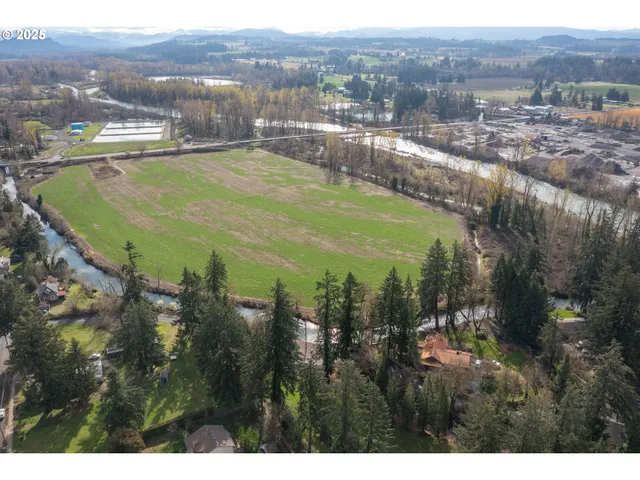 $1,600,000 | 215 South 1st Avenue, Stayton, OR 97383