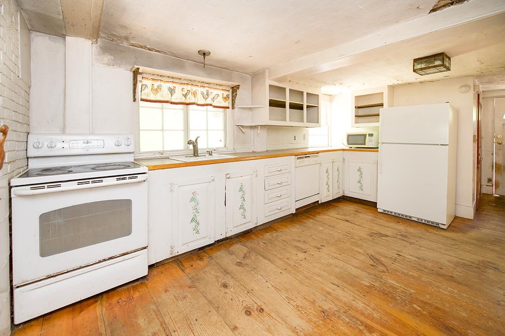 34 Smith Corner Road Newton, NH 03858 - Photo 4 of 34 Gallery Image 4