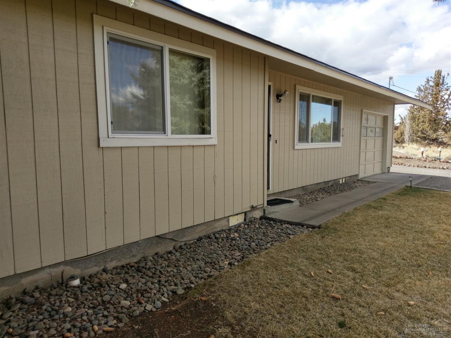 63372 Vogt Road Bend, OR 97701 - Photo 2 of 24 Gallery Image 2