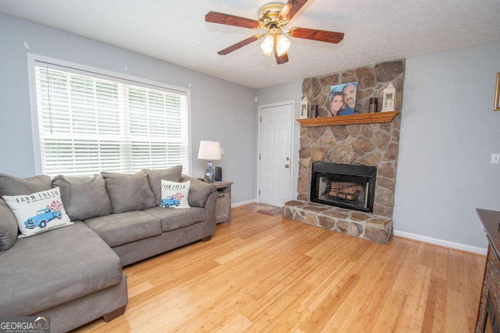 67 Roger Arnold Road Grantville, GA 30220 - Photo 13 of 36