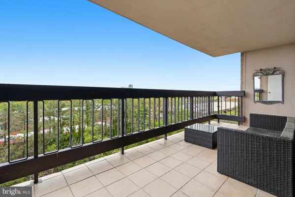 $395,000 | 3705 South George Mason Drive, Unit 914S, Falls Church, VA 22041