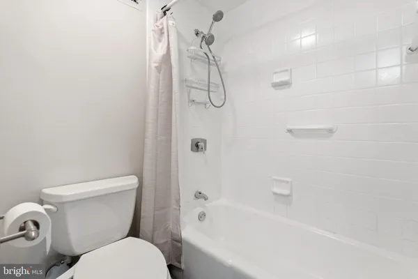 $395,000 | 3705 South George Mason Drive, Unit 914S, Falls Church, VA 22041