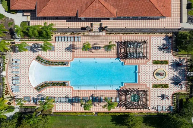 a view of a park that has palm tree