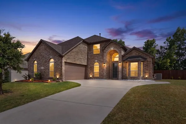 $499,369 | 852 State Street, DeSoto, TX 75115