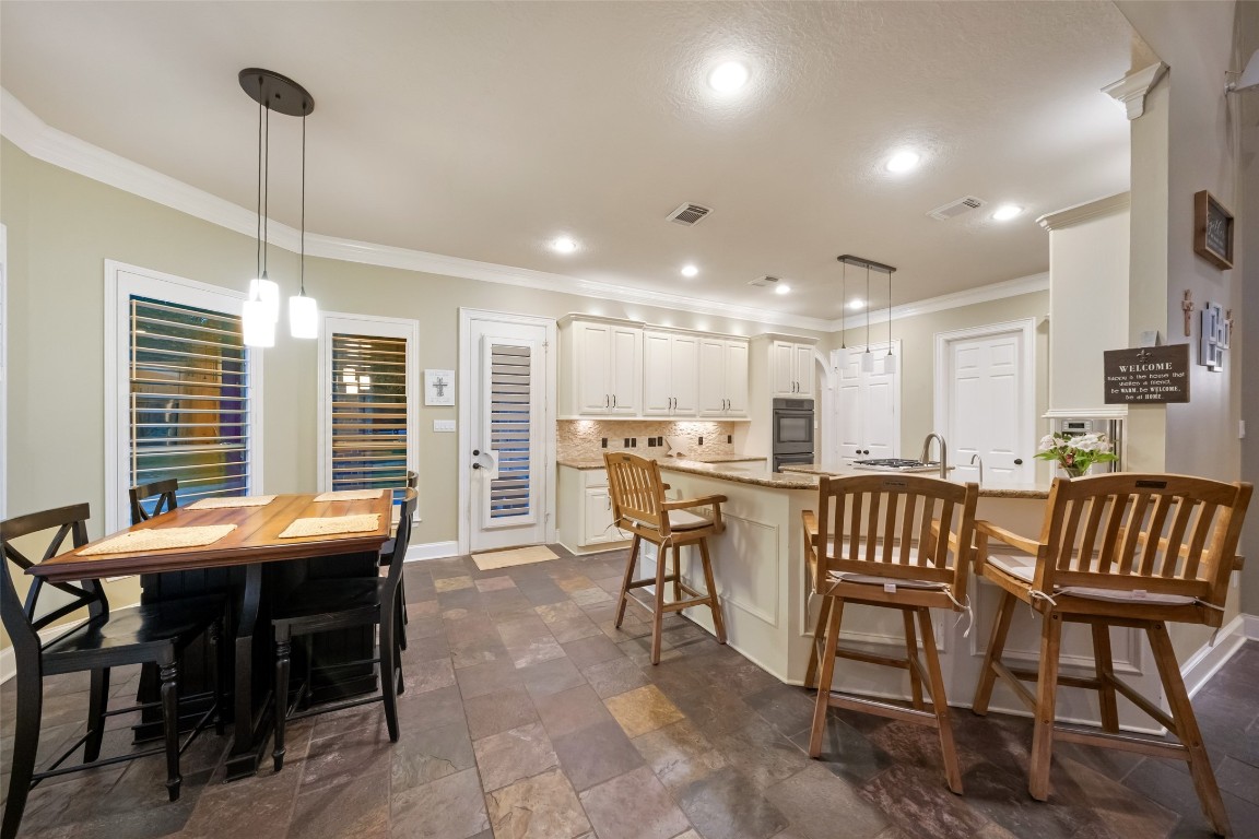 13222 Stonecrest Lane Conroe, TX 77302 - Photo 12 of 44