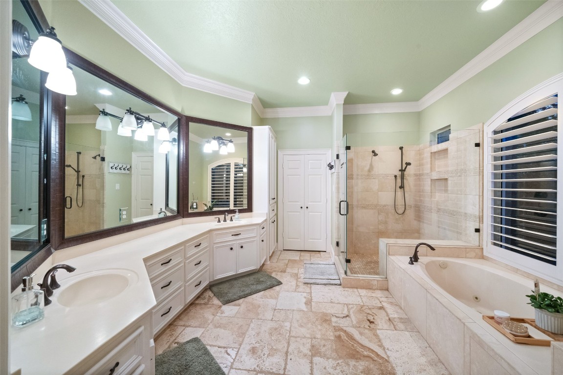 13222 Stonecrest Lane Conroe, TX 77302 - Photo 18 of 44 Beautiful primary bath
