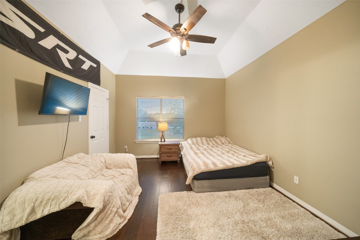 13222 Stonecrest Lane Conroe, TX 77302 - Photo 23 of 44 Upstairs bedroom